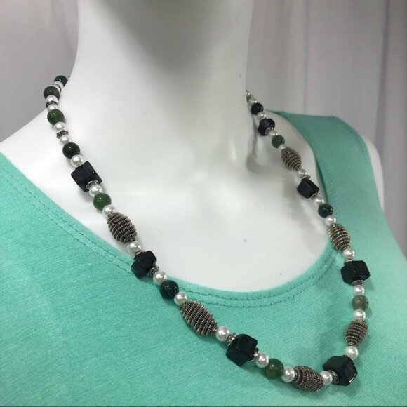 Beaded Necklace with Chunks of Onyx - Picture 2 of 6